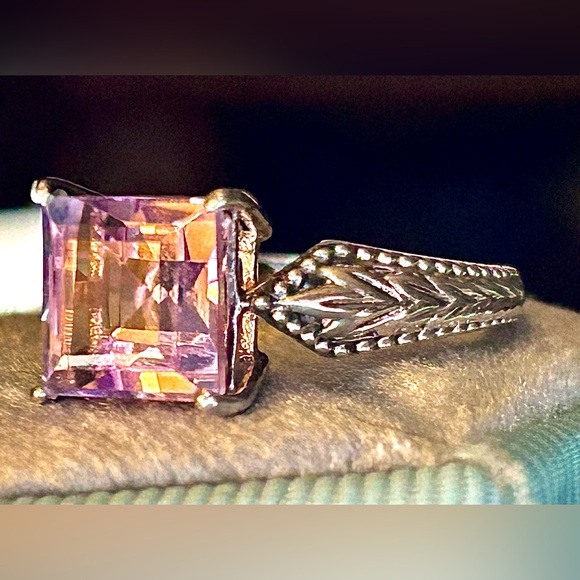 VINTAGE sz6 DESIGNER STS 2.6CTW EMERALD CUT COLOR CHANGING GEMSTONE 925SS ring - Picture 12 of 16